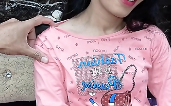 全黄 成年人 Sensual Babe Shows Off Her Tight Pink Pussy