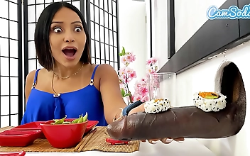 喷水 黄色录像 Tiny Asian Goddess Masterfully Satisfies Two Hungry Beasts