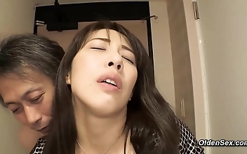 欧洲 Hot Busty Japanese Beauty Gets Fucked Hard While